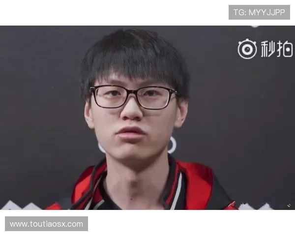 RNG在高校联赛中以96分稳居积分榜首位,展现强劲实力 RNG在高校联赛中以96分稳居积分榜首位,展现强劲实力