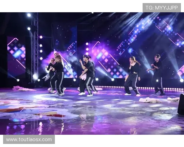 西安街舞队的技术揭秘与魅力展现街舞文化的独特风采 西安街舞队的技术揭秘与魅力展现街舞文化的独特风采