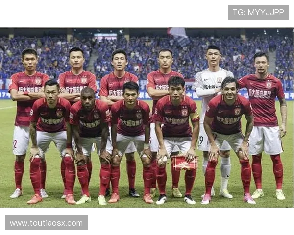 恒大与力帆首发阵容对比分析揭示双方战术布局与关键球员表现