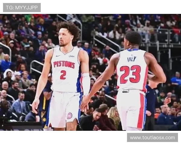 杰登艾维的篮球之路:从新星崛起到NBA赛场的精彩表现 杰登艾维的篮球之路:从新星崛起到NBA赛场的精彩表现