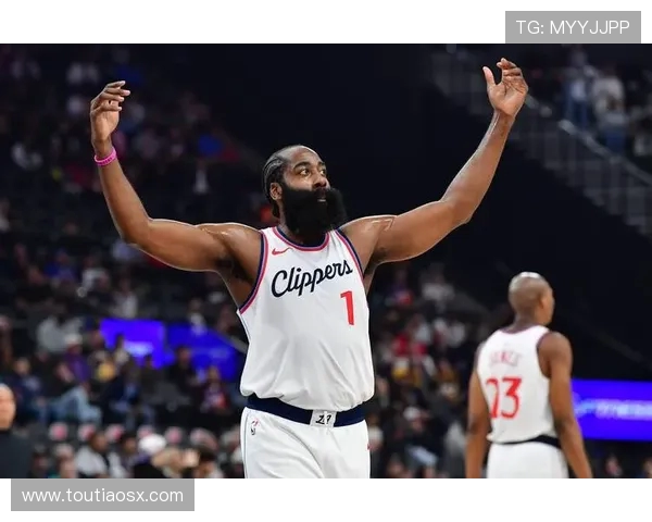 森林狼与快船精彩对决直播全程回顾与赛后分析