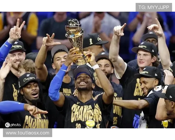 腾讯开拓者与爵士队的精彩对决分析及赛季展望