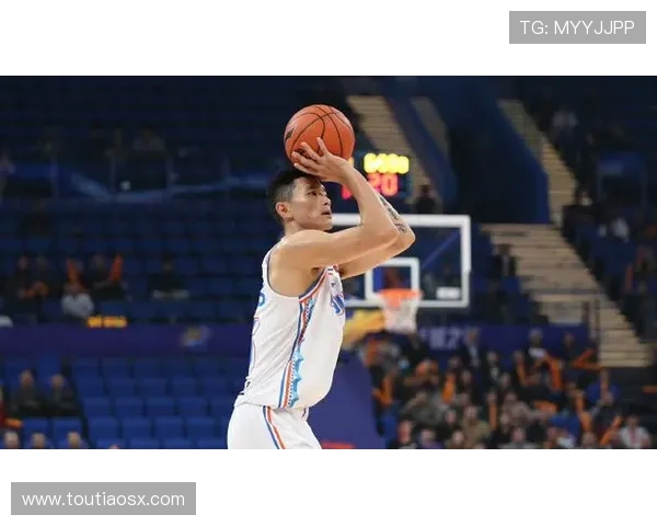 陈林坚:从青涩少年到篮球场上的璀璨明星之路探索与成长 陈林坚:从青涩少年到篮球场上的璀璨明星之路探索与成长