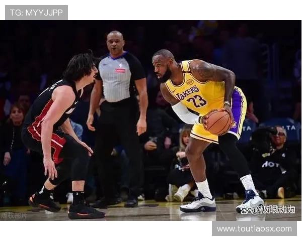 骑士与活塞季后赛第三场激战回顾精彩瞬间与关键时刻分析